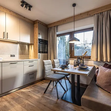 아파트 Liftstueberl In- Out 알프바취