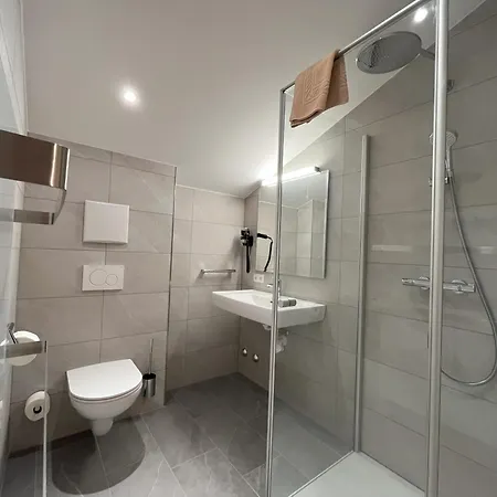 아파트 Liftstueberl In- Out *